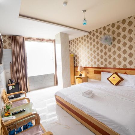Yen Vy 04 Luxury Hotel Quy Nhon Bagian luar foto