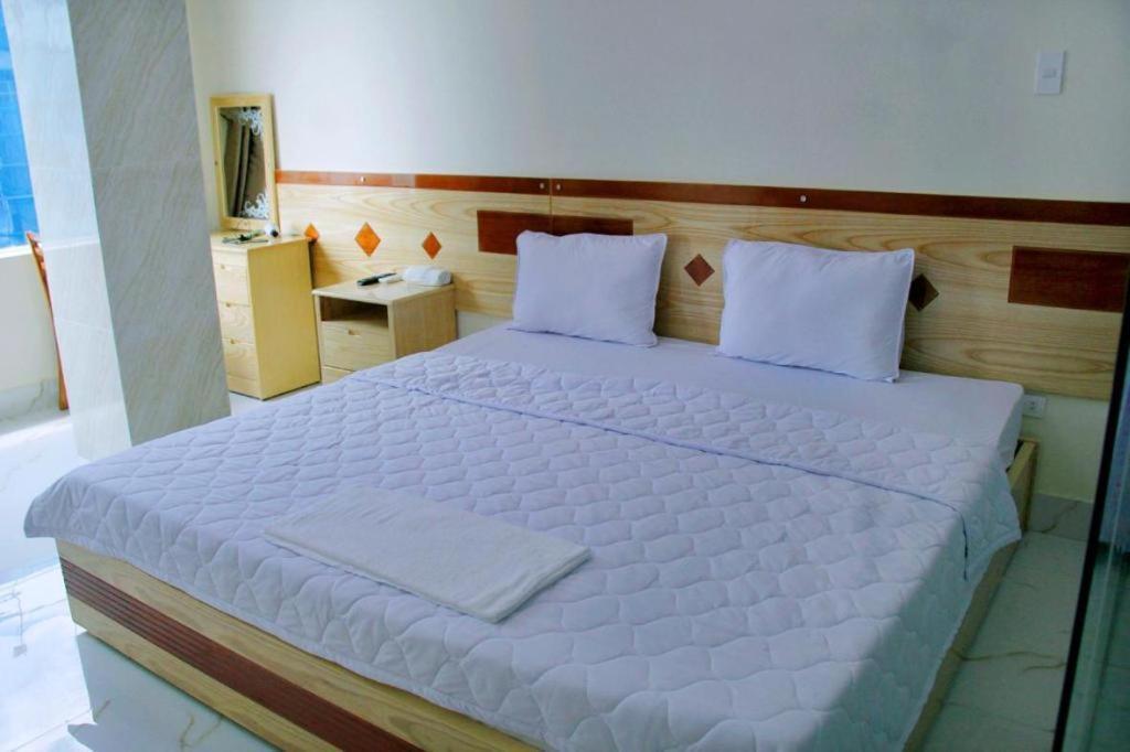 Yen Vy 04 Luxury Hotel Quy Nhon Bagian luar foto