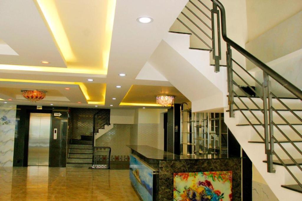 Yen Vy 04 Luxury Hotel Quy Nhon Bagian luar foto