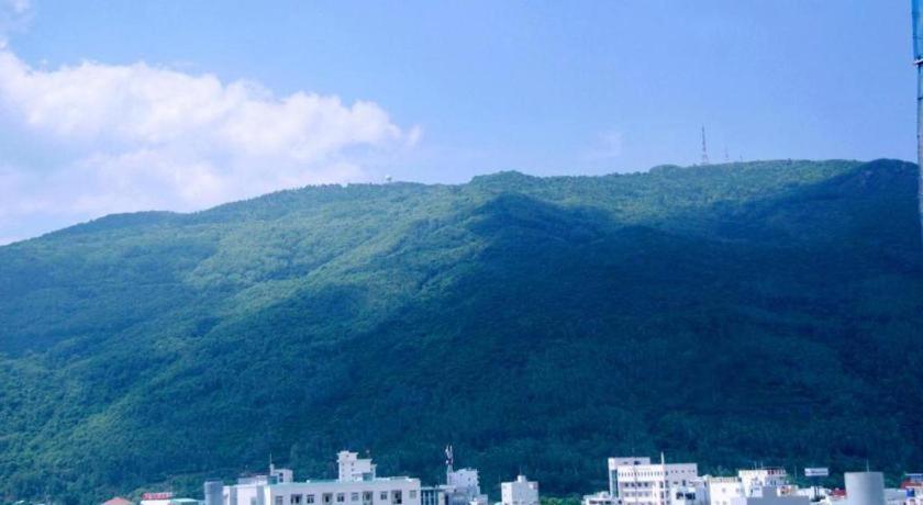 Yen Vy 04 Luxury Hotel Quy Nhon Bagian luar foto
