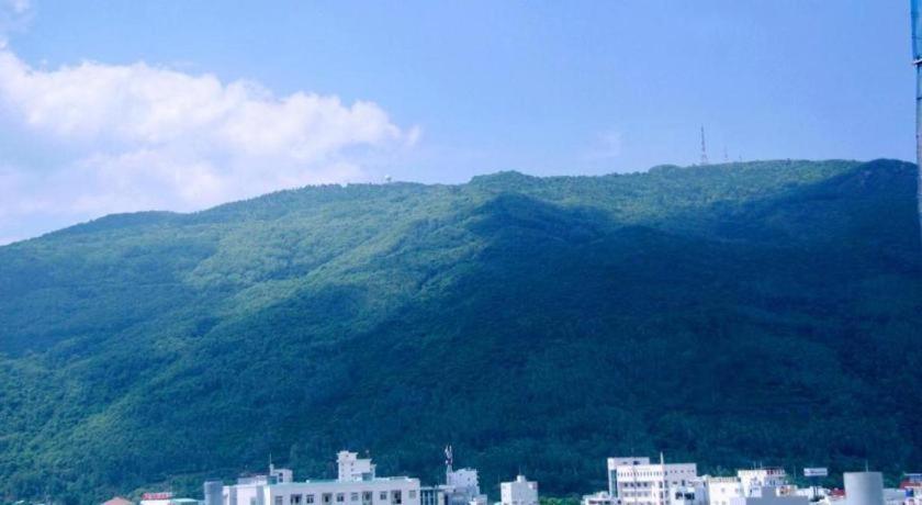 Yen Vy 04 Luxury Hotel Quy Nhon Bagian luar foto